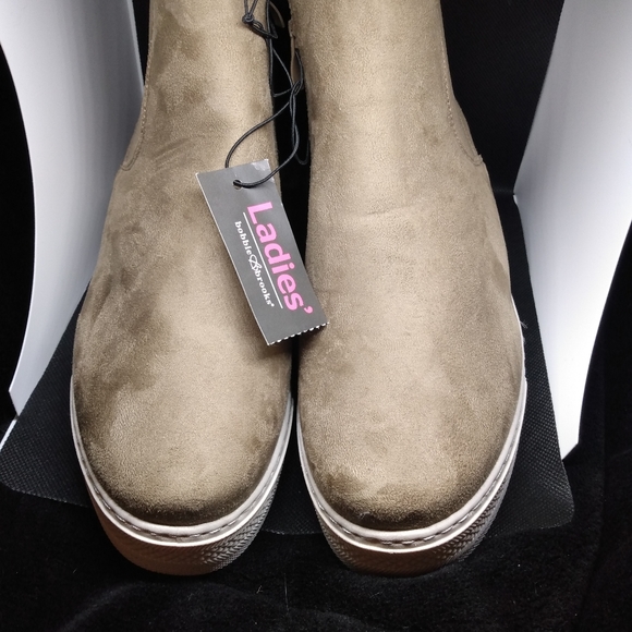Bobbie Brooks Shoes - Brand new with tags women's boots size 8